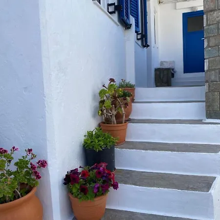 To Paradosiako بيت للعطل