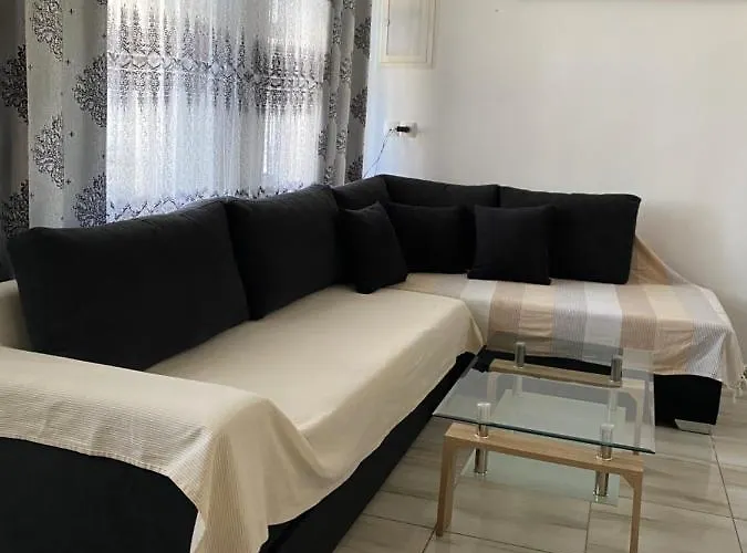 펜션 To Paradosiako Serifos Town