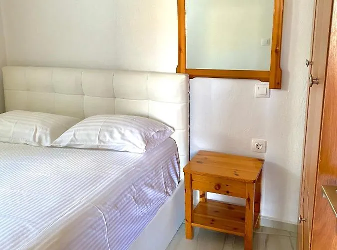 To Paradosiako Serifos Town