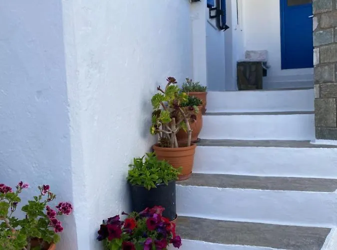 To Paradosiako 펜션