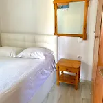 To Paradosiako Serifos Town