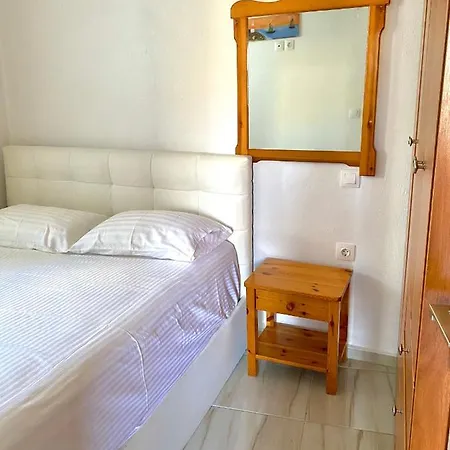 To Paradosiako Serifos Town