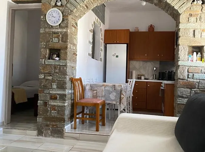 別荘 To Paradosiako Serifos Town