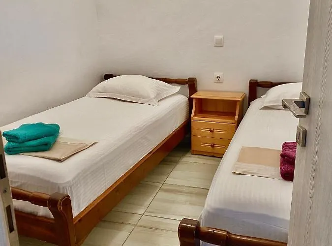 To Paradosiako 別荘 *